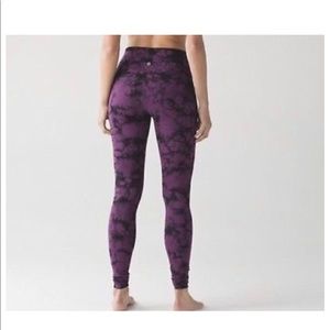 Wunder under purple tie die